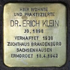 Stolperstein en memoria de Erich Klein