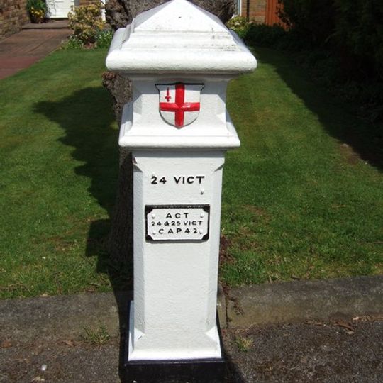 London Coal Duty Marker On District Boundary At Tl 2570 0240