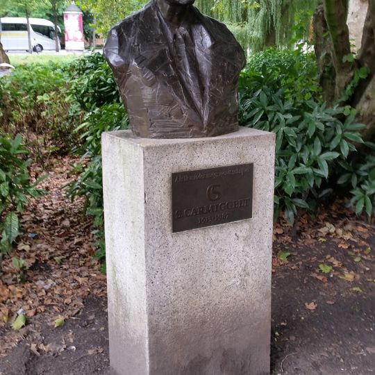 Bust of Simon Carmiggelt