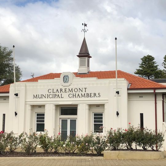 Claremont Council Offices & Surroundings