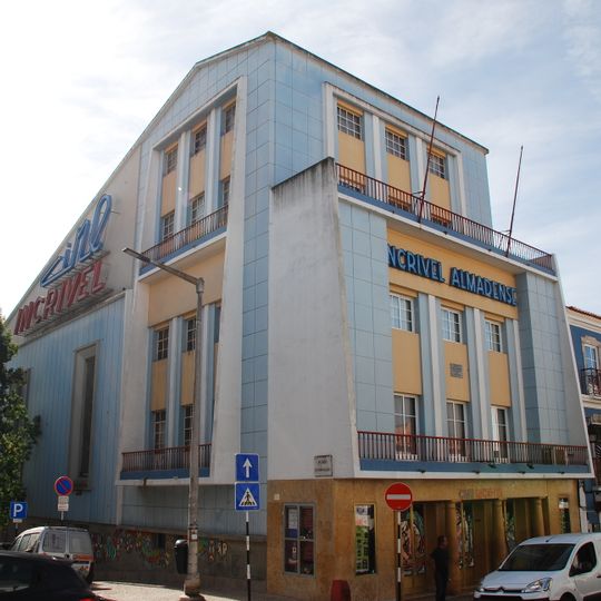 Edifício do Cinema da Sociedade Filarmónica Incrível Almadense