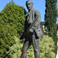 Estátua de José Malhoa