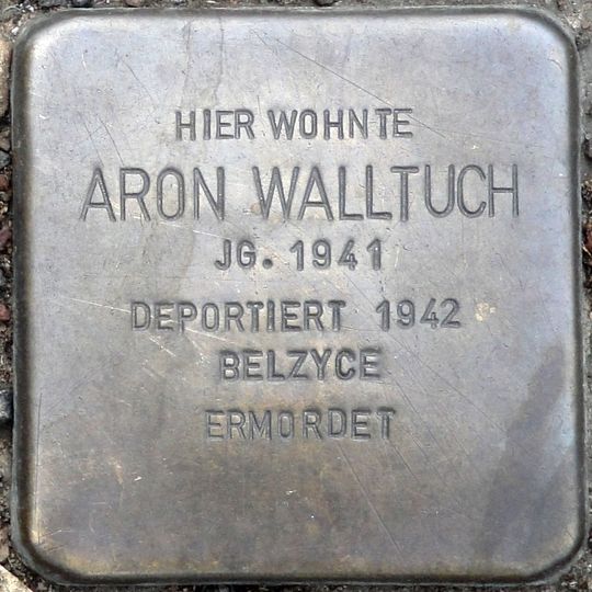 Stolperstein dedicated to Aron Walltuch