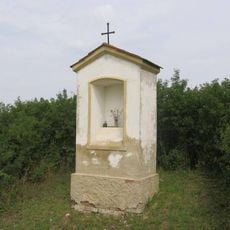 Kaplička u polní cesty v Zahořanech u Litoměřic