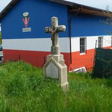 Kříž u silnice na severním okraji Stonařova