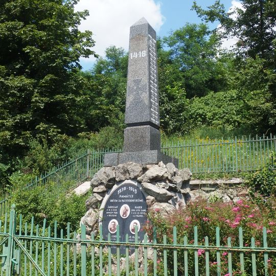 Pomník padlým v Dlouhomilově