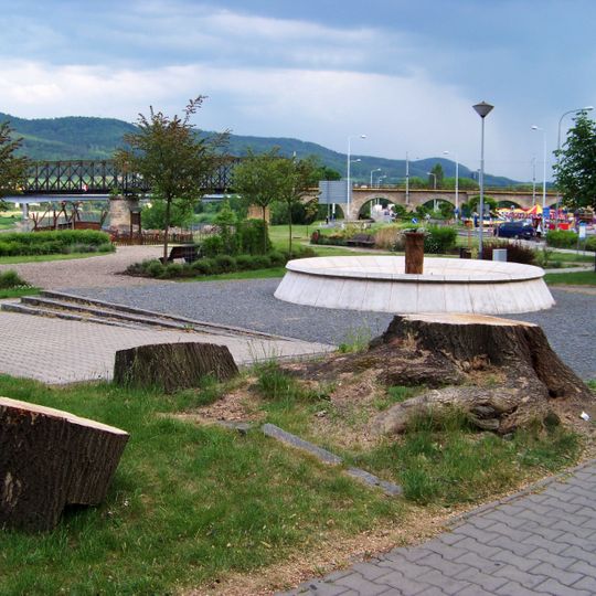 Kašna na Labském nábřeží v Děčíně