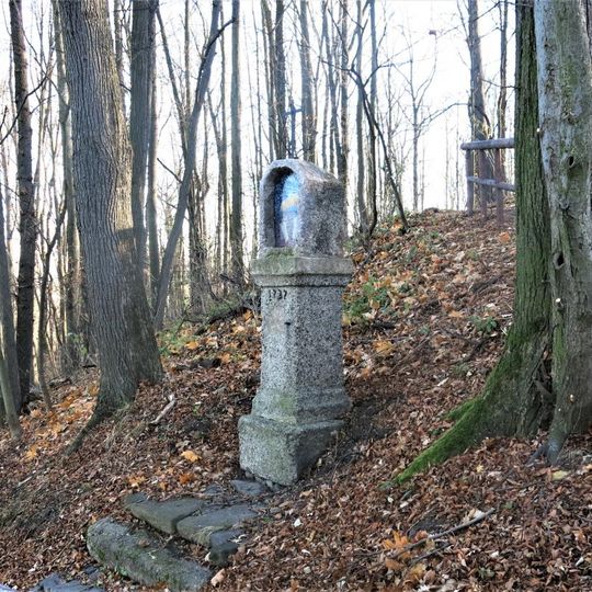 Kaplička XIV. zastavení křížové cesty na Křížovém vrchu u Frýdlantu