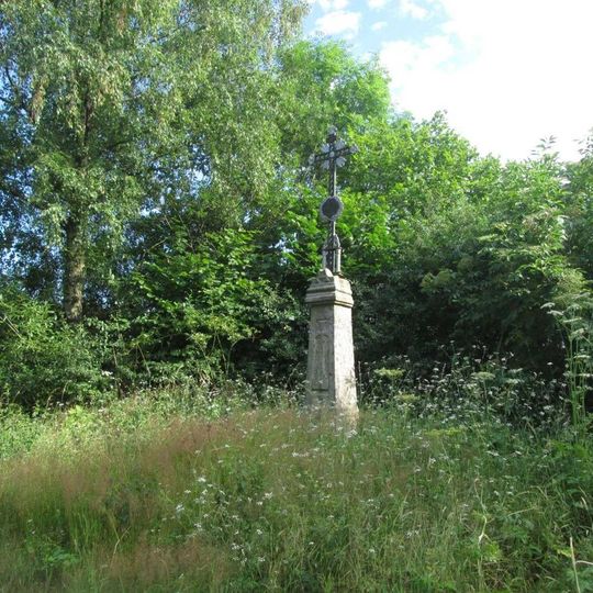 Kříž západně od Černic u Korytného rybníka