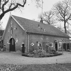 Ampsen: woning in rode baksteen