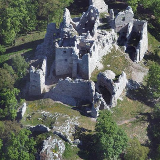 Hrušov Castle