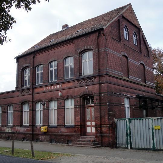 Ernst-Thälmann-Straße 4