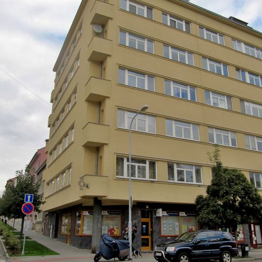 Gorkého 22, Jiráskova 2