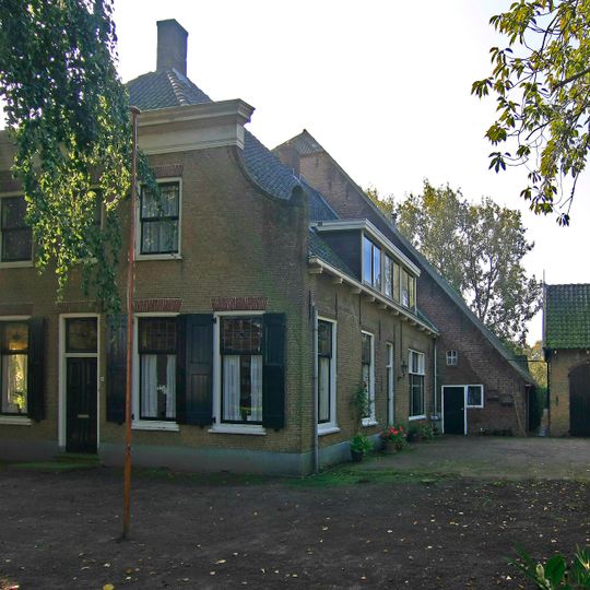 Raadhuislaan 7, Mijnsheerenland