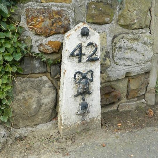 Milepost, Ringles Cross PH, London Road