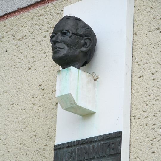 Busta Jana Zahradníčka v Mastníku