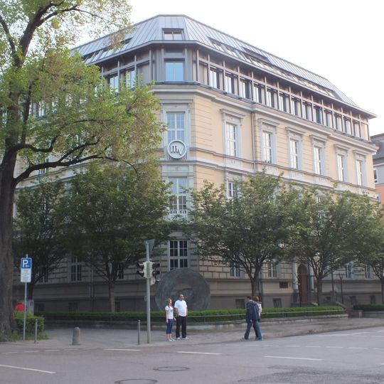 Pettenkoferstraße 19