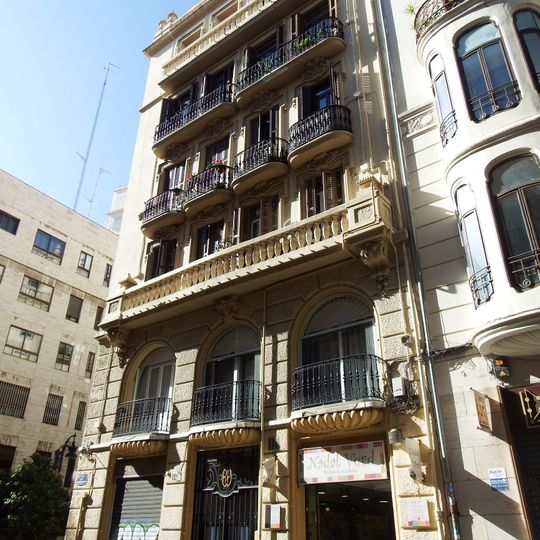 Building at 11 Adreçadors street, Valencia