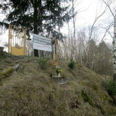 Kříž severně od Pelhřimova u rozcestí