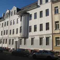 Mietshaus in geschlossener Bebauung Charlottenstraße 81