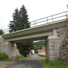 Železniční most přes silnici III/2194 v Nových Hamrech