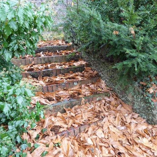 Bloemendal Castle: brick staircase