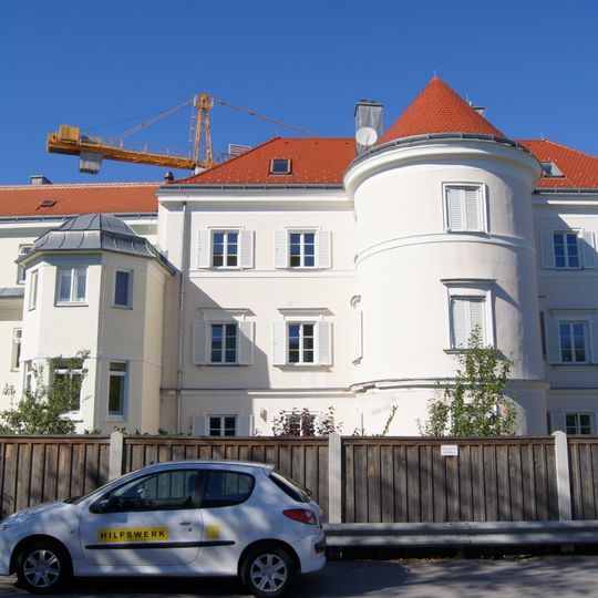 Wohnhaus und Stadtbefestigung