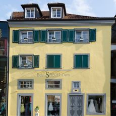 Wohn- und Geschäftshaus