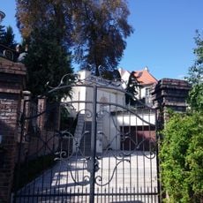 Letohrádok so záhradou