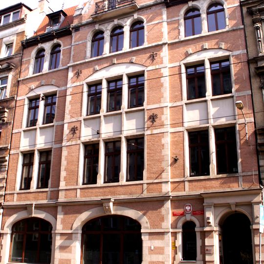 Kamienica z oficyną