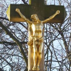 Kříž na rozcestí u nádraží v Pátku