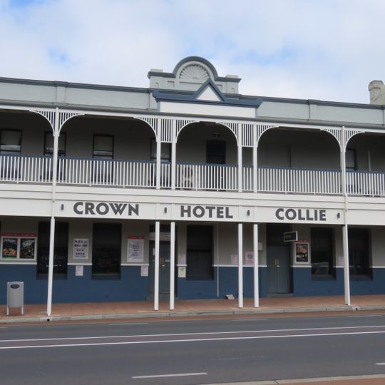 Crown Hotel, Collie