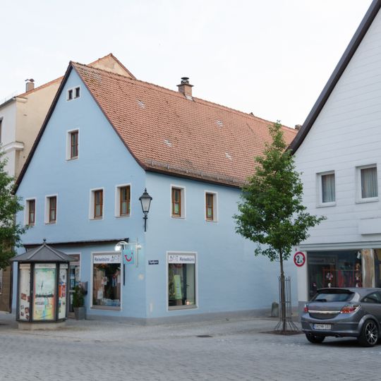 Wohn- und Geschäftshaus