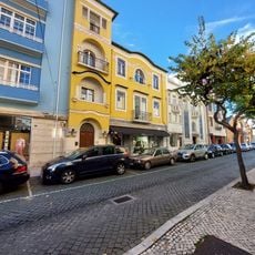 Edifício na Avenida dos Combatentes da Grande Guerra, n.º 17