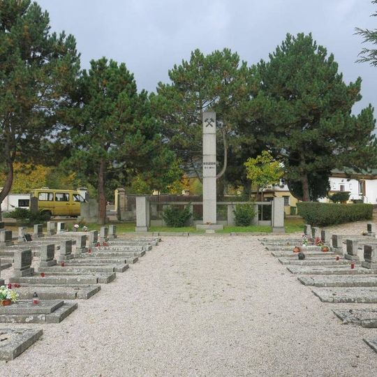 Památník obětí neštěstí na dole Nelson 3.1.1934 na hřbitově v Oseku