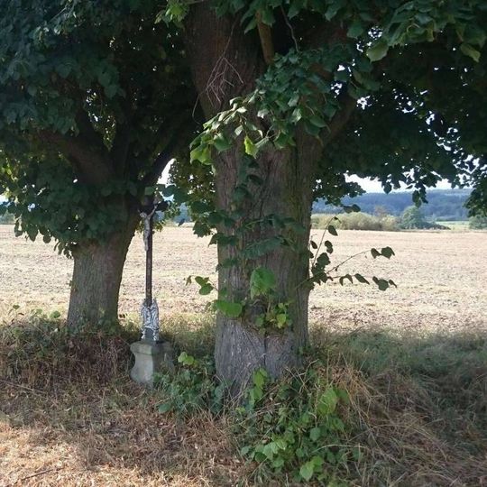 Kříž severně od Košic u polní cesty