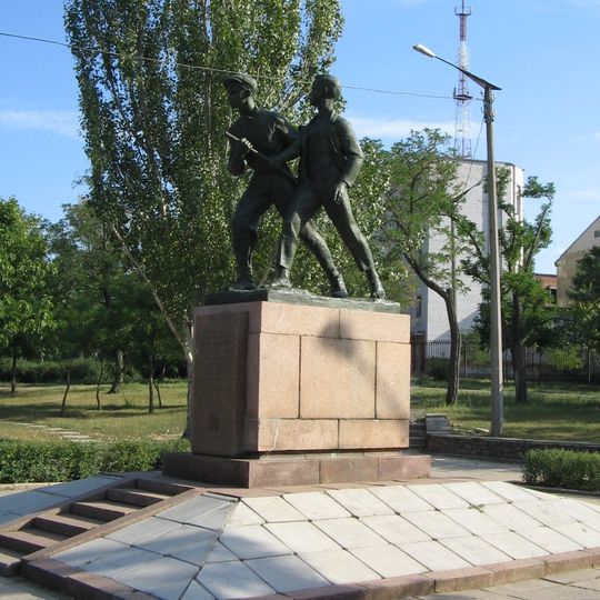 Monument to Shura Kober and Vitya Khomenko in Mykolaiv