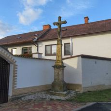 Kříž v Křemačově v části Podolíčko