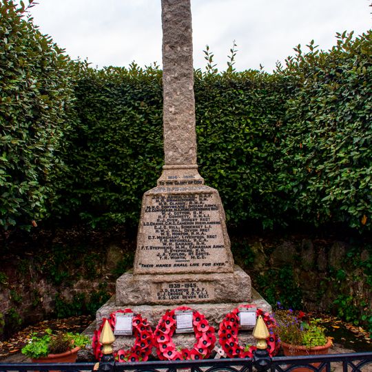 Stokeinteignhead War Memorial