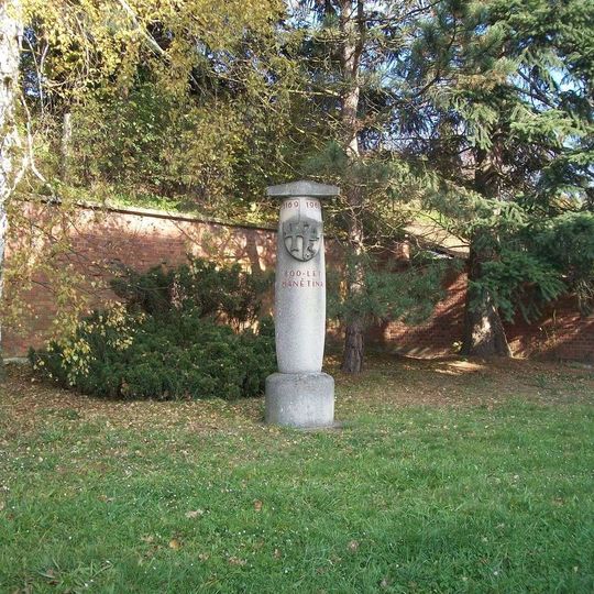 Pamětní sloup 800. výročí založení Manětína