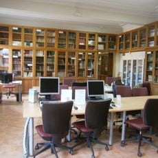 Biblioteca de la Institución Milá y Fontanals de Investigación en Humanidades - CSIC