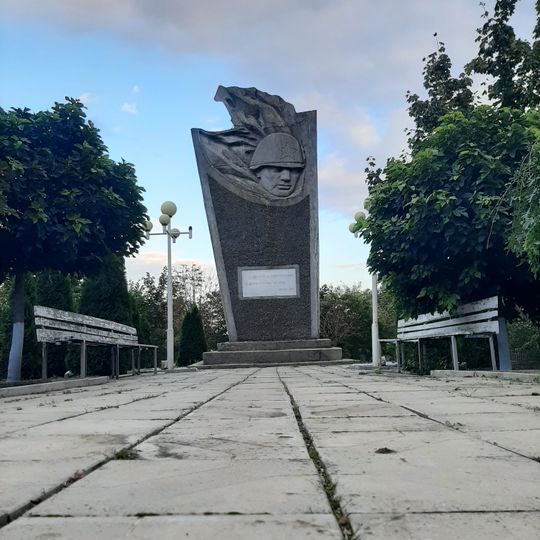 World War II memorial in Ștefănești, Florești