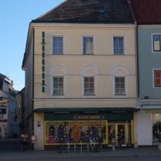 Wohn- und Geschäftshaus