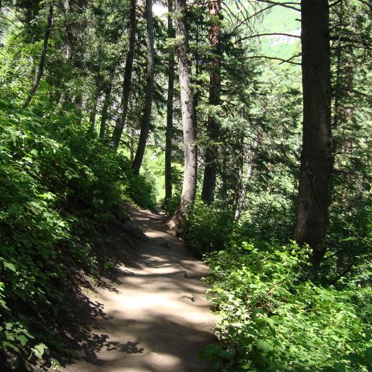 Stewarts Cascades Trail