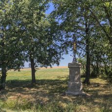 Kříž u silnice severně od Vyskeře