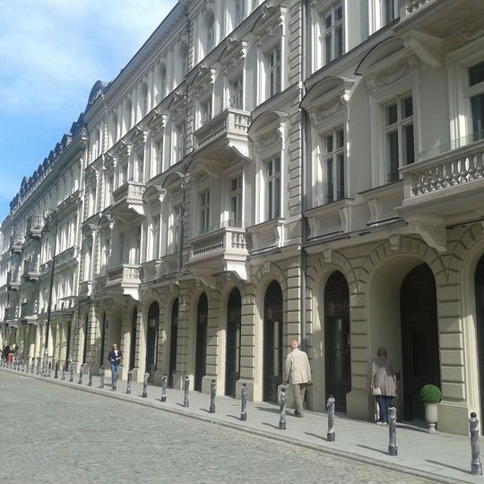 Kamienica przy ul. Próżnej 7 w Warszawie