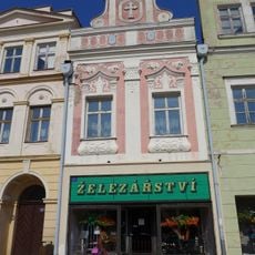 Mírové náměstí 121