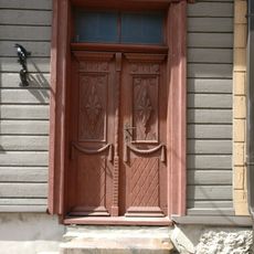 Portāls un durvju komplekts