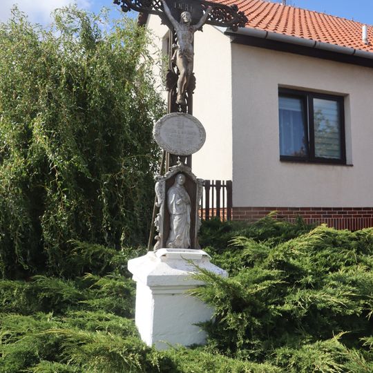 Kříž na jižním okraji Mikulovic