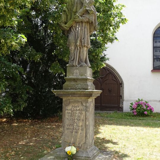 Socha svatého Jana Nepomuckého v Pardubicích před kostelem svatého Jana Křtitele